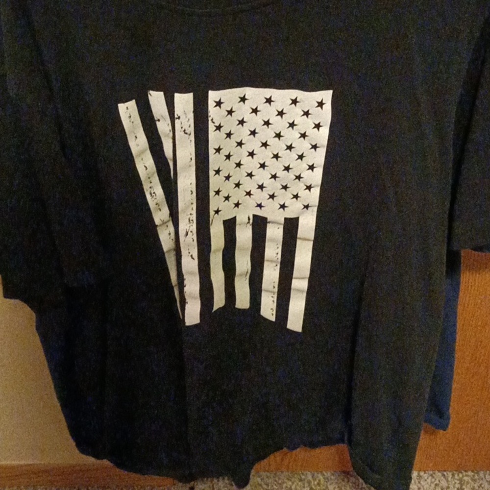 Men's pre-owned tshirt